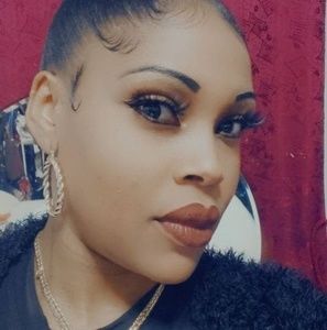 Meet your Posher, Yaimara